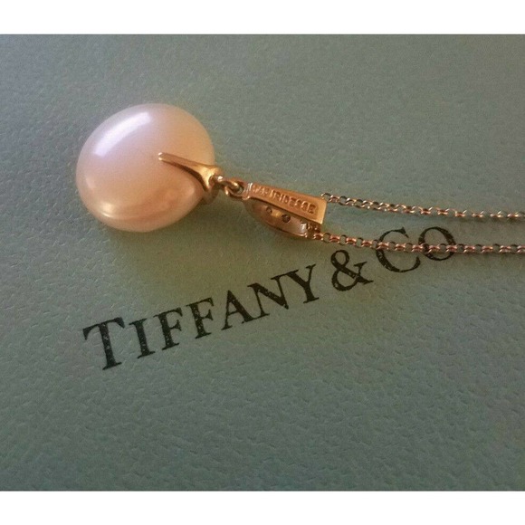 Tiffany & Co. Iridesse Pearl Gold Diamond Necklace - Picture 2 of 3